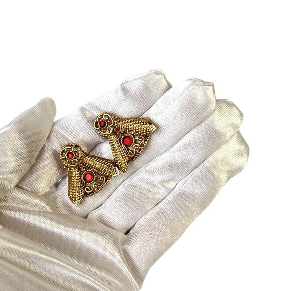 Vintage Earrings Red Rhinestones Gold Tone Intricate Detail Texture Pierced Post - Picture 5 of 8